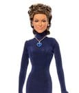 Bambola Barbie Signature Celine Dion con abito a collo alto blu oceano e collana a cuore, Mattel