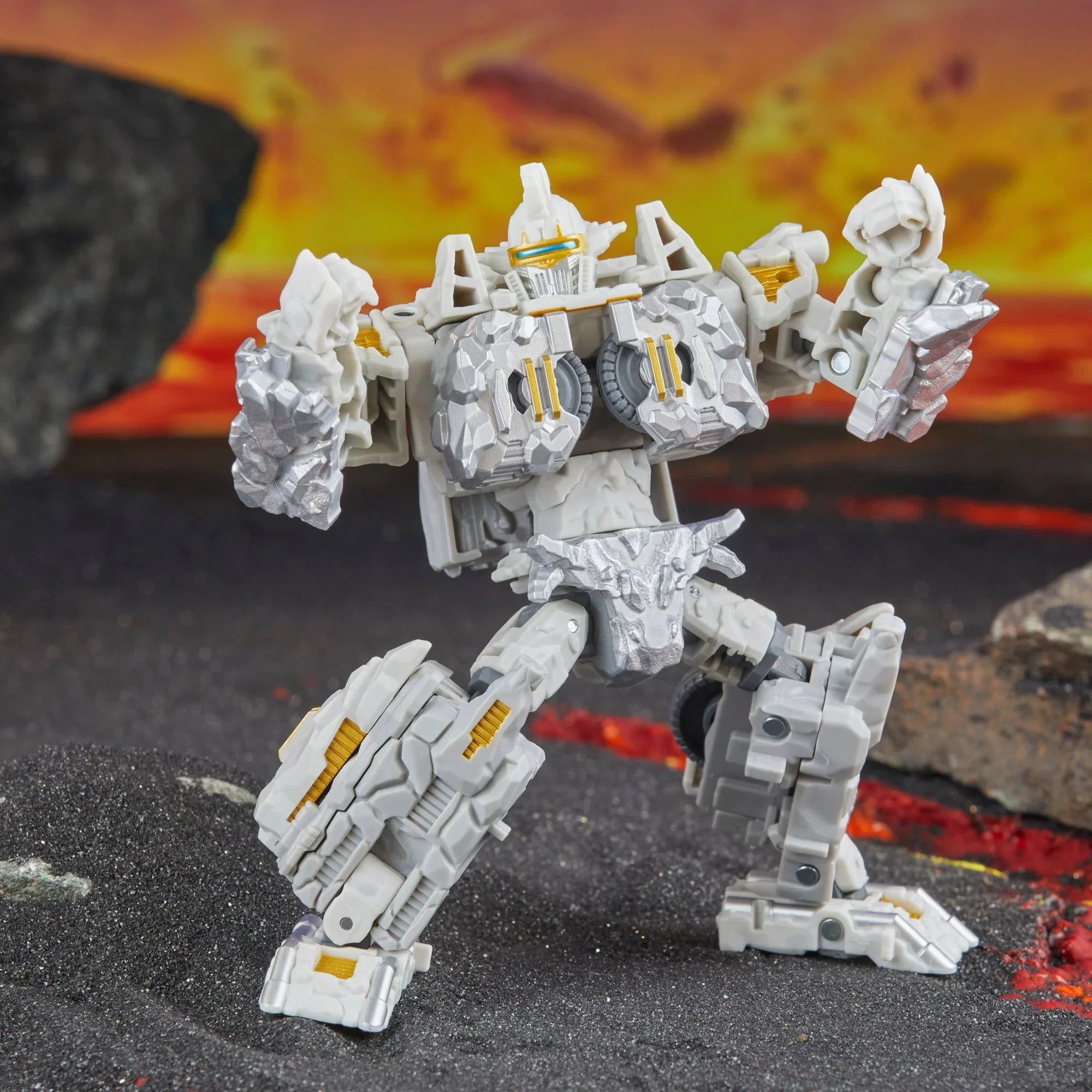 Hasbro - Transformers Legacy United - Deluxe Class - Nucleous (Infernac Universe)