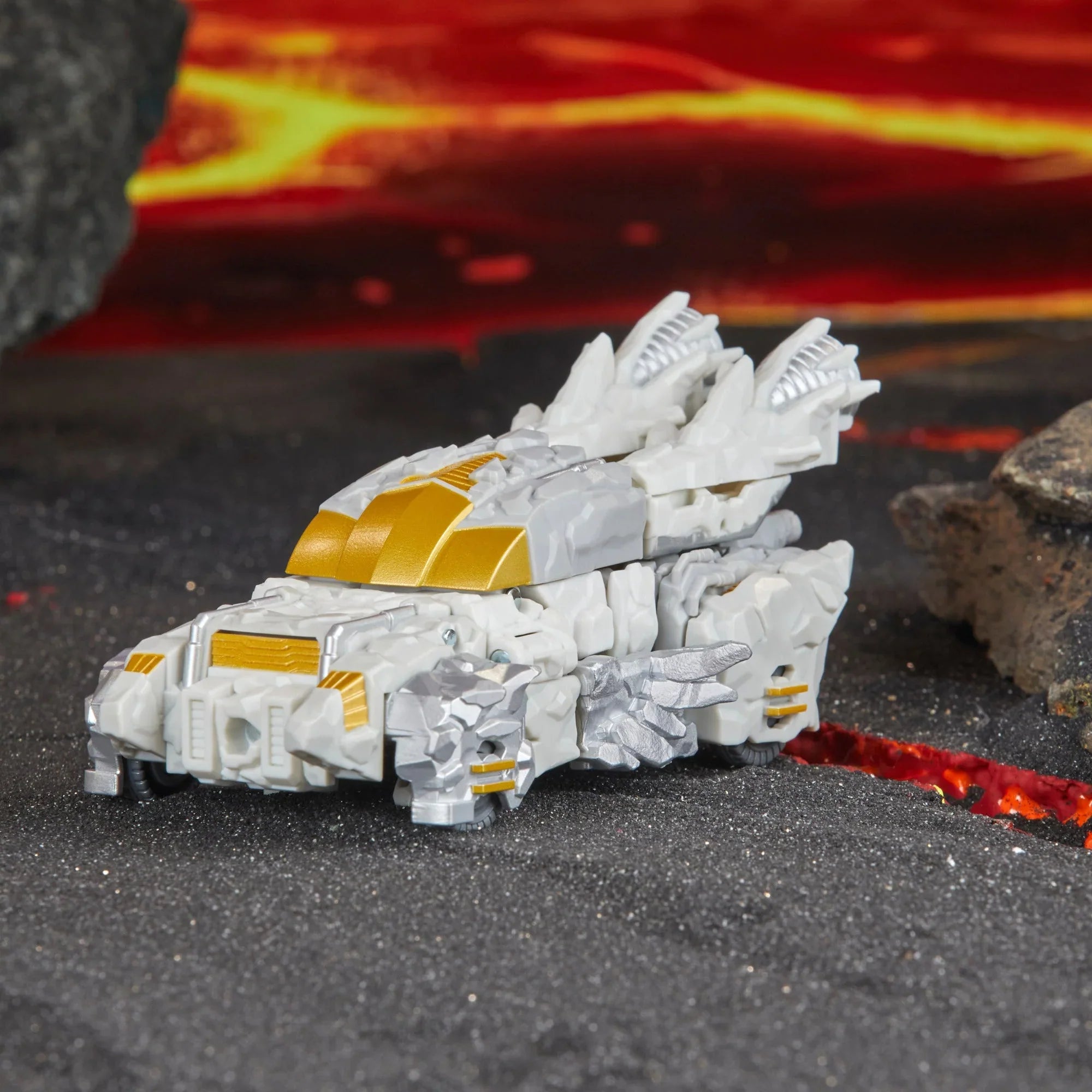 Hasbro - Transformers Legacy United - Deluxe Class - Nucleous (Infernac Universe)