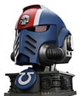 Warhammer 40,000: Space Marine 2 - Replica Elmo Mk X del Tenente Titus con Base Espositiva, 44 cm, Joy Toy