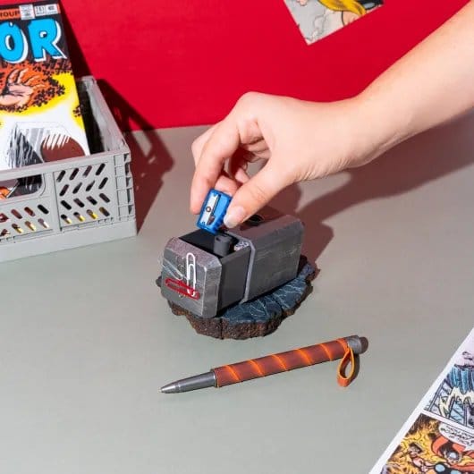 Marvel Thor Penna e Supporto Martello - Grupo Erik