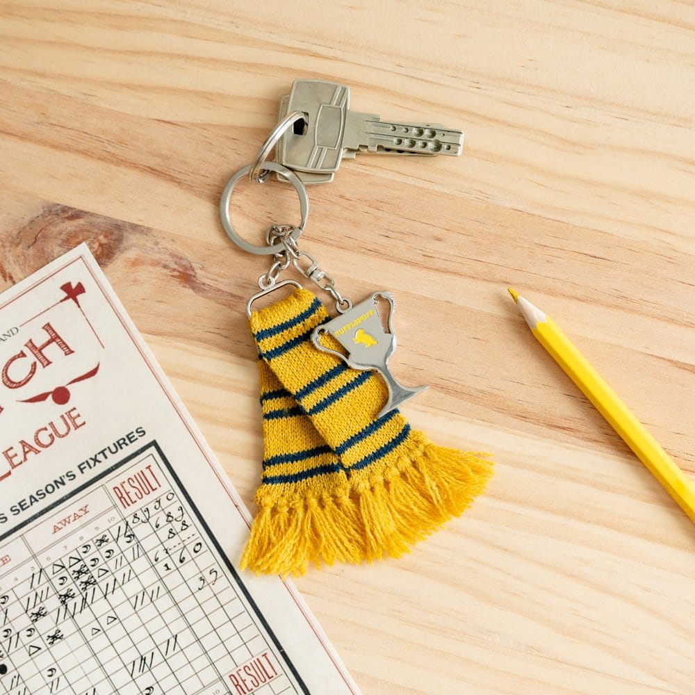 Harry Potter Portachiavi con Sciarpa Tassorosso 15 cm - Grupo Erik