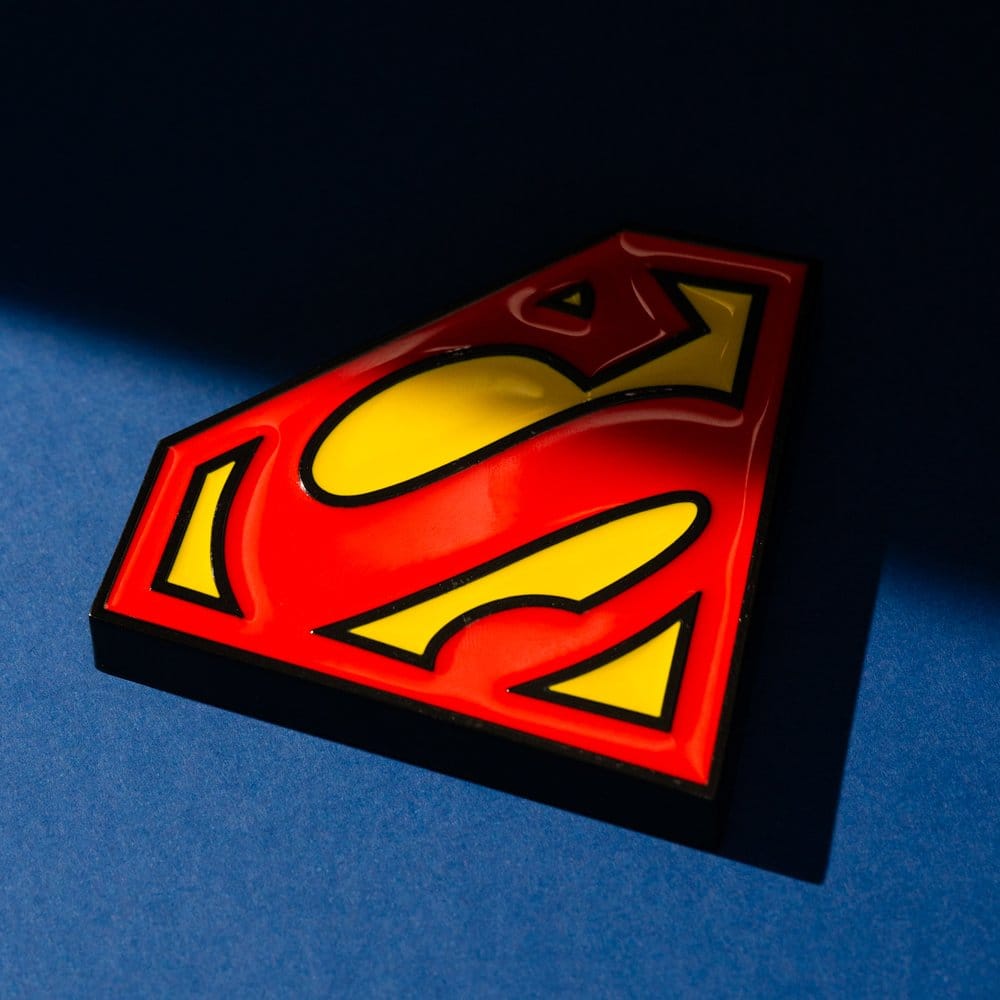 DC Comics Magnete con Apribottiglie Superman 9 cm - Grupo Erik