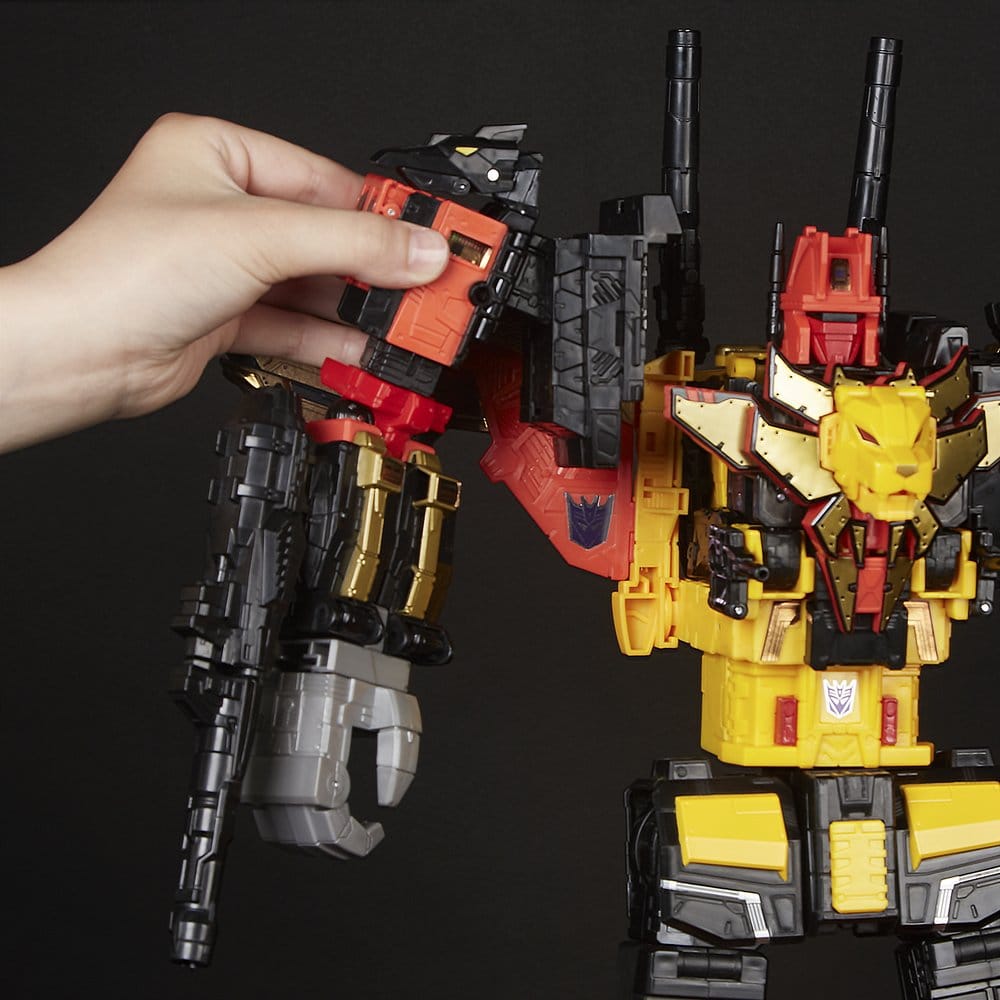 Transformers Power of the Primes Predaking Combiner Action Figure 45 cm