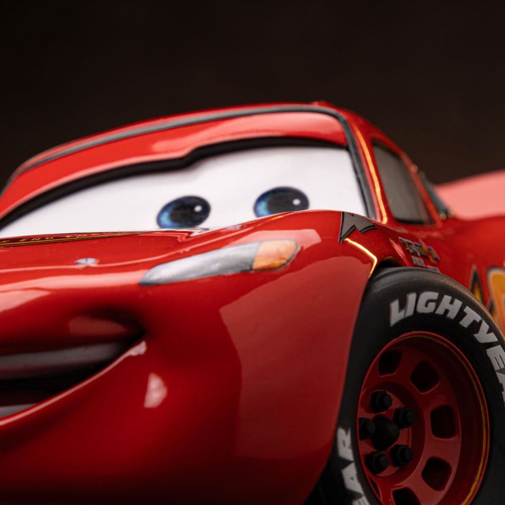 Statua Lightning McQueen - Cars - Art Scale 1/10 di Iron Studios, 11 cm