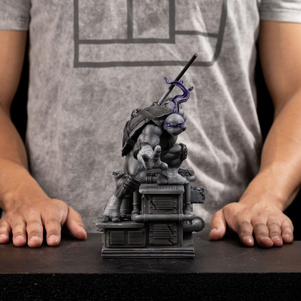 Statua Art Scale 1/10 Donatello Variante Bianco e Nero - Teenage Mutant Ninja Turtles - Iron Studios