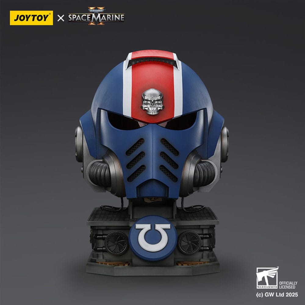 Warhammer 40,000: Space Marine 2 - Replica Elmo Mk X del Tenente Titus con Base Espositiva, 44 cm, Joy Toy