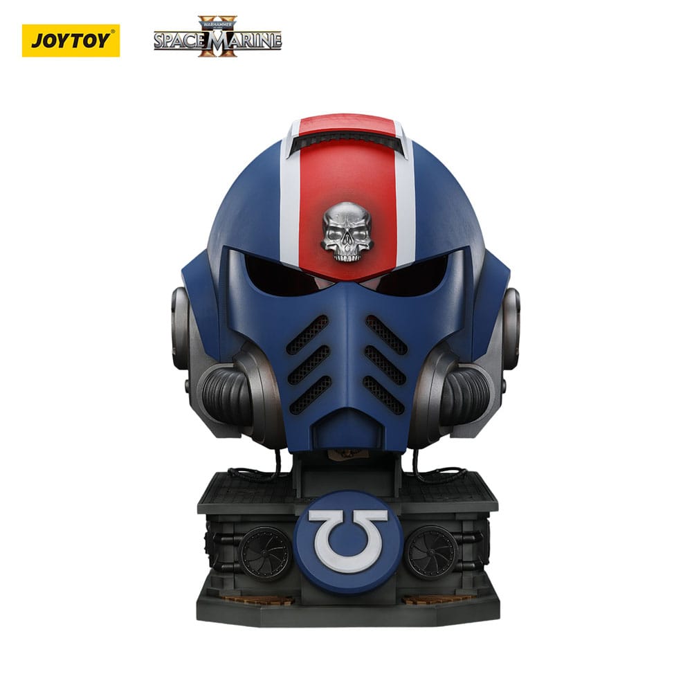 Warhammer 40,000: Space Marine 2 - Replica Elmo Mk X del Tenente Titus con Base Espositiva, 44 cm, Joy Toy