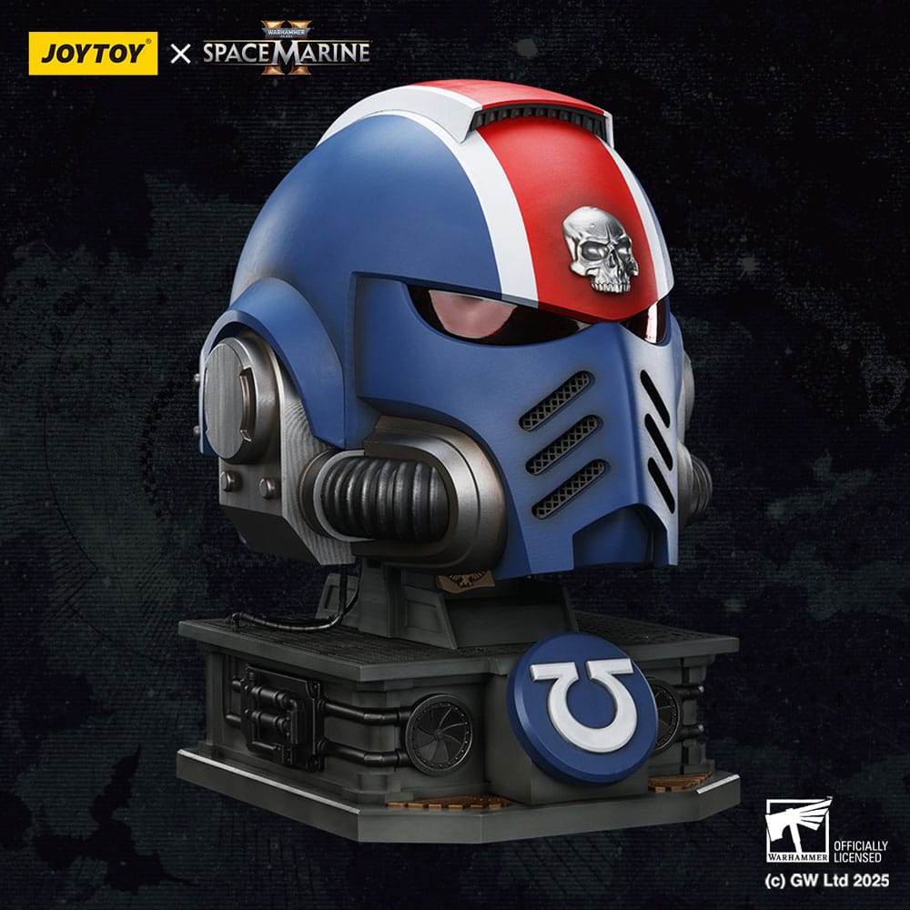 Warhammer 40,000: Space Marine 2 - Replica Elmo Mk X del Tenente Titus con Base Espositiva, 44 cm, Joy Toy