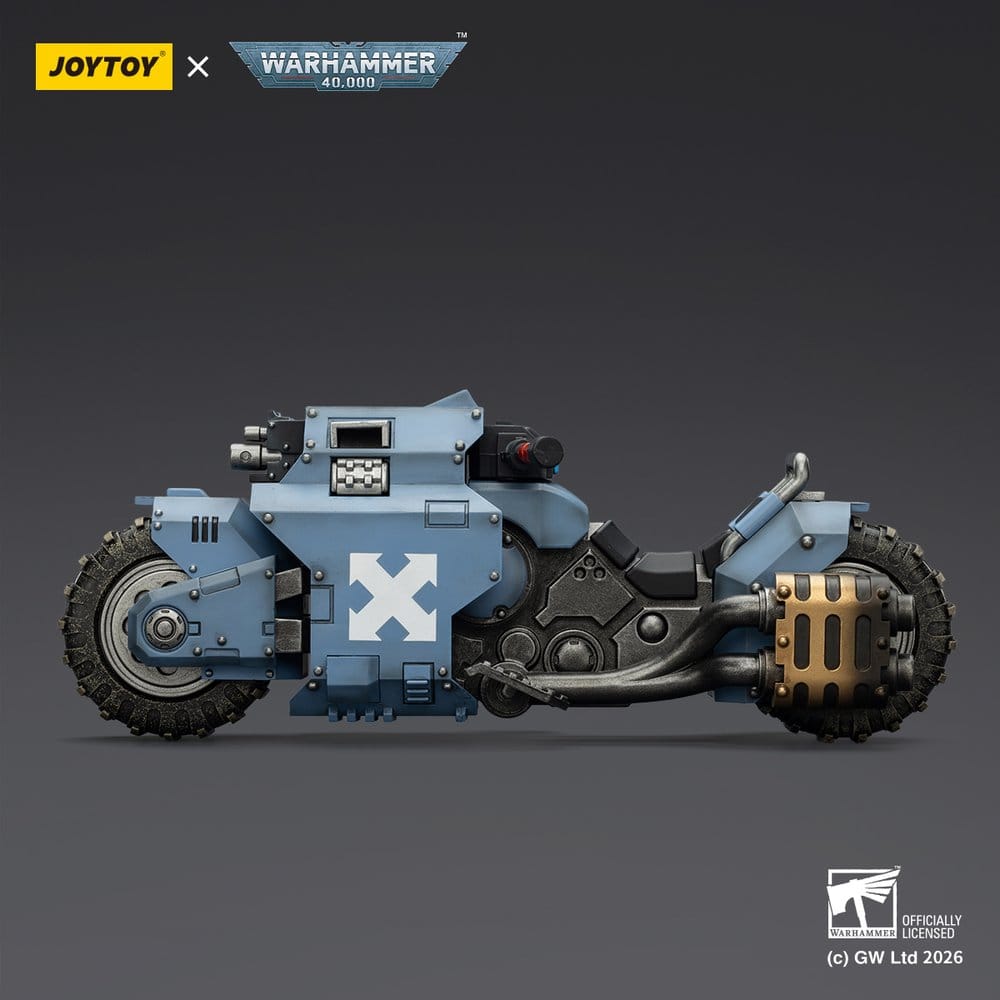 Warhammer 40,000 Action Figure Raider-pattern Combat Bike Space Wolves con Bolt Rifle Gemelli 22 cm Joy Toy