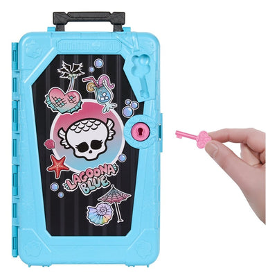 Monster High Skulltimate Secrets Destination: Gore-geous Oasis - Lagoona Blue, Bambola con Accessori, Mattel