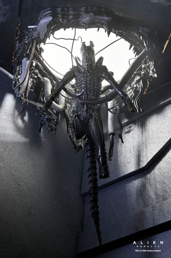 Alien: Romulus Action Figure Deluxe - Xenomorph XX121 Sospeso in Laboratorio 18 cm NECA