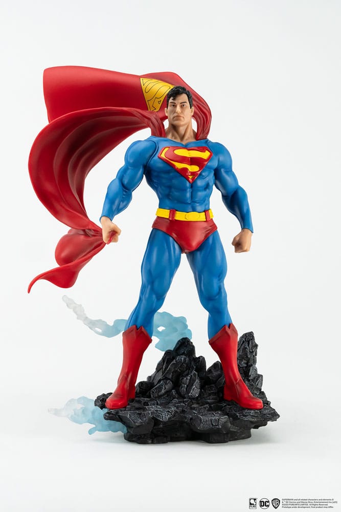 Statua Superman Classic Version in PVC 1/8 di Pure Arts - DC Comics