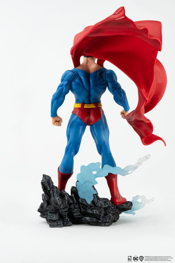 Statua Superman Classic Version in PVC 1/8 di Pure Arts - DC Comics