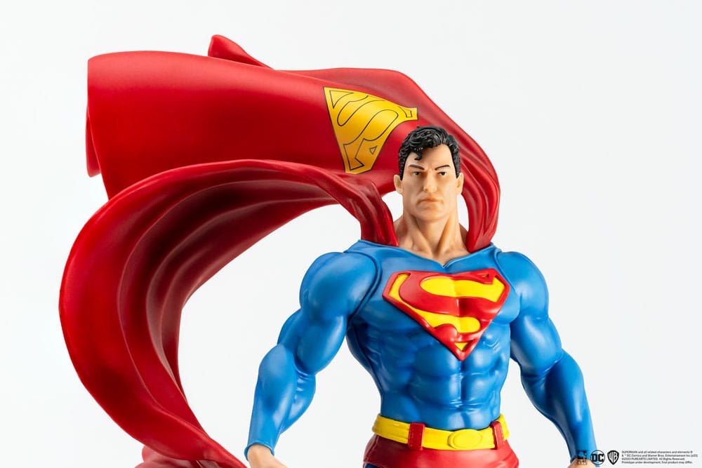 Statua Superman Classic Version in PVC 1/8 di Pure Arts - DC Comics