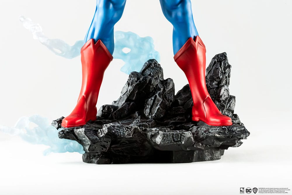 Statua Superman Classic Version in PVC 1/8 di Pure Arts - DC Comics