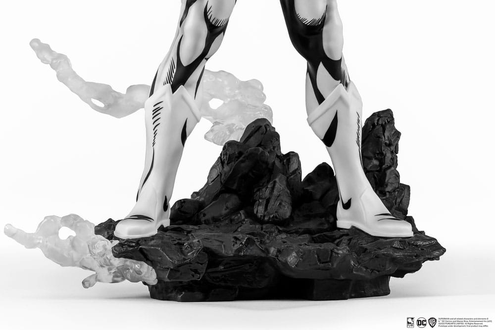 Statua Superman Man of Steel in PVC 1/8 SDCC 2024 versione bianco e nero 36 cm PureArts
