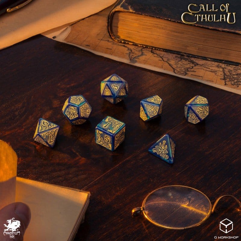 Q Workshop Call of Cthulhu 7th Edition Set di 7 Dadi Blu-Verde e Oro