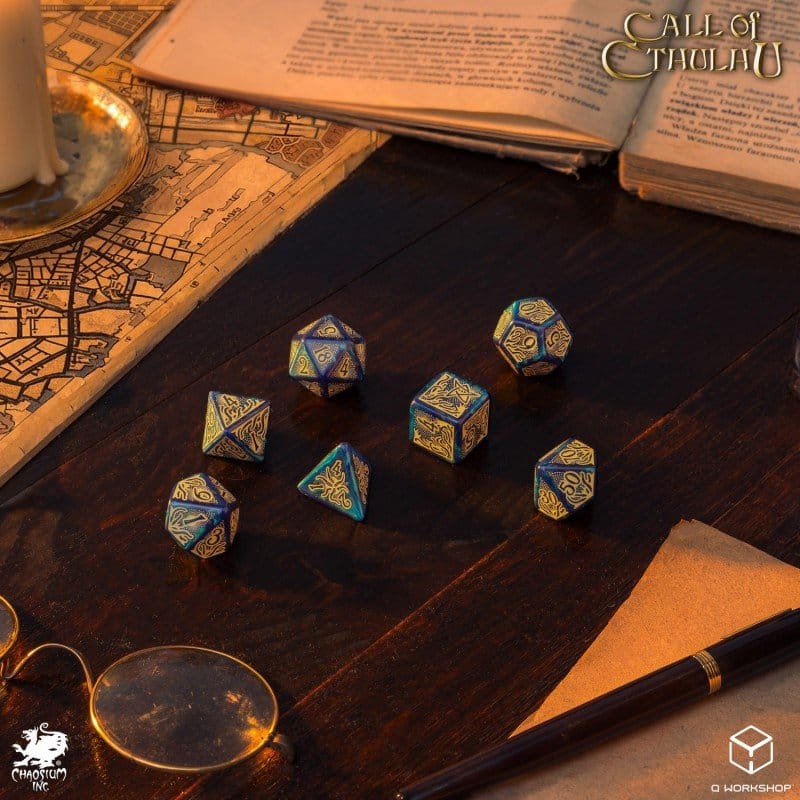 Q Workshop Call of Cthulhu 7th Edition Set di 7 Dadi Blu-Verde e Oro