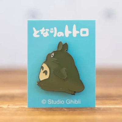 Spilla smaltata My Neighbor Totoro – Big Totoro Walking – Benelic