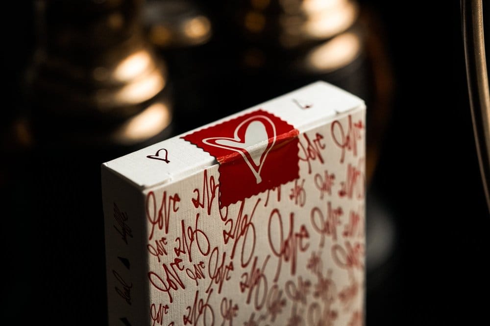 Theory 11 Love Me Mazzo di Carte da Poker Premium