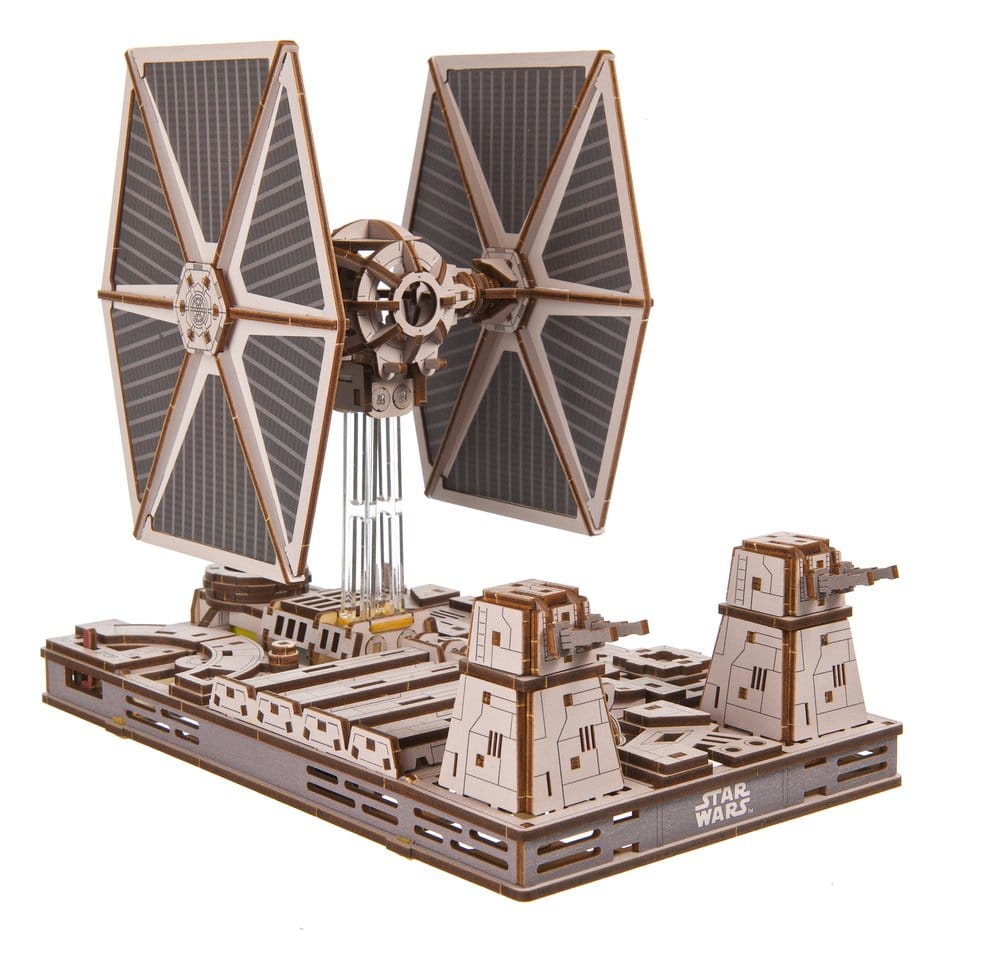 Star Wars TIE Fighter, modellino in legno Ugears con base Death Star