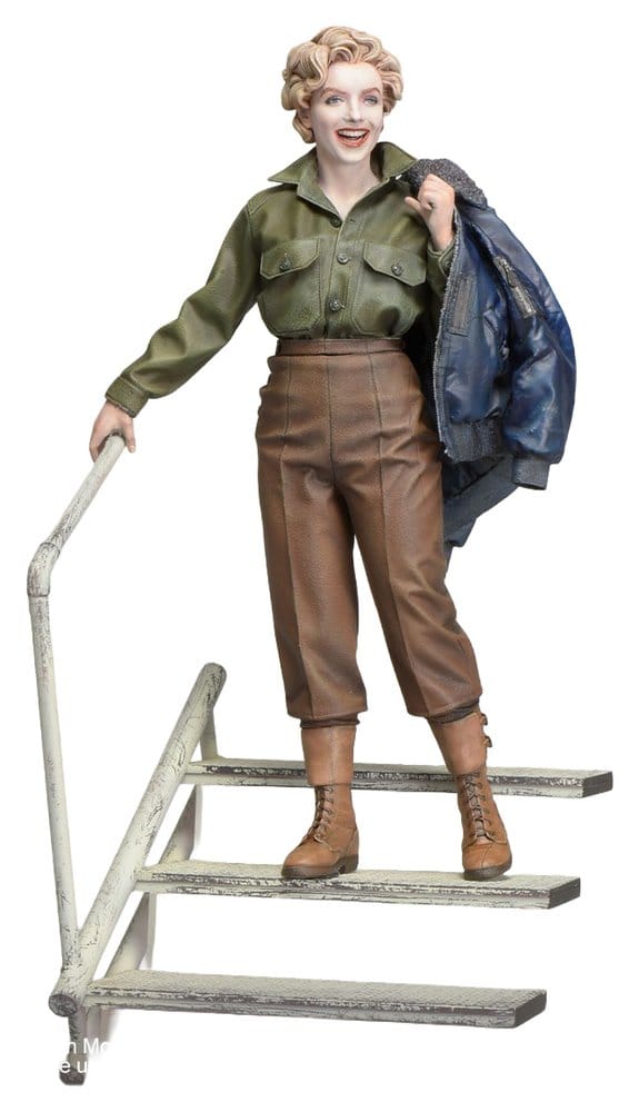 Marilyn Monroe in uniforme militare, modellino in plastica scala 1/8 da 26 cm, X-Plus